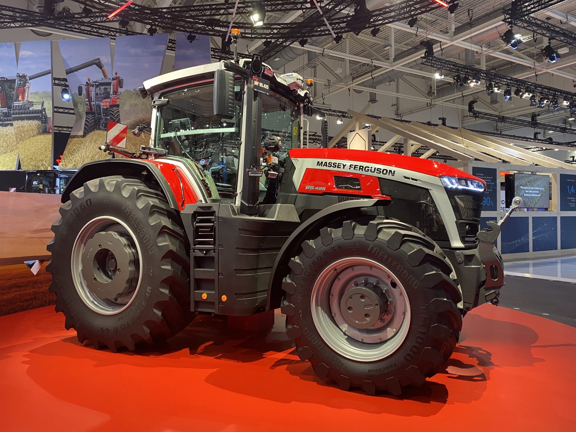 Massey woos Agritechnica crowd with 9S