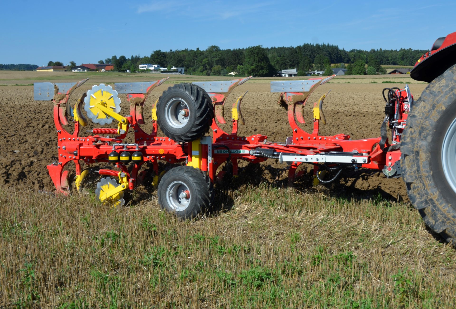Pöttinger plough for 200hp tractors