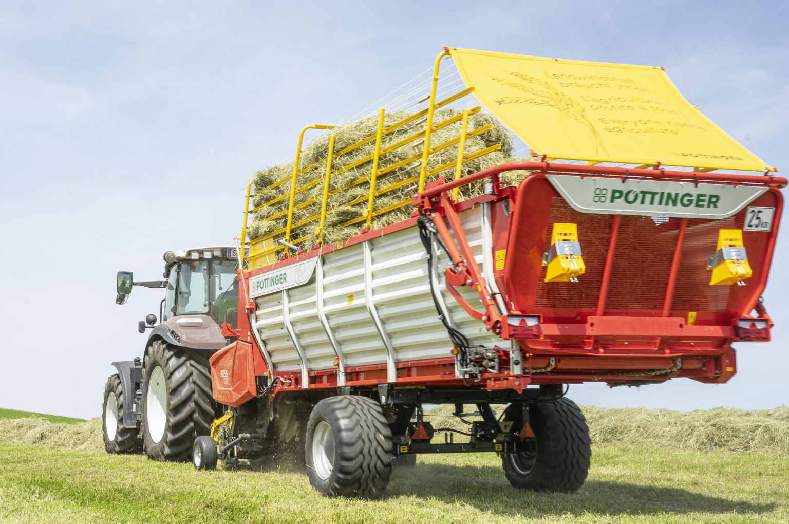 Pöttinger upgrades Boss 3000 loader wagon