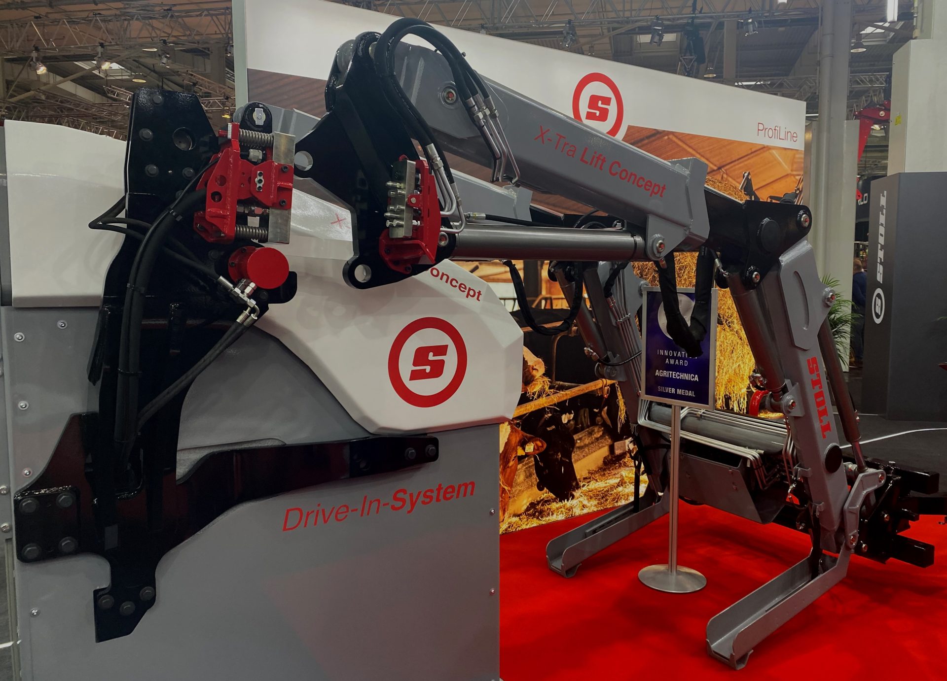Stoll shows telescopic tractor loader boom