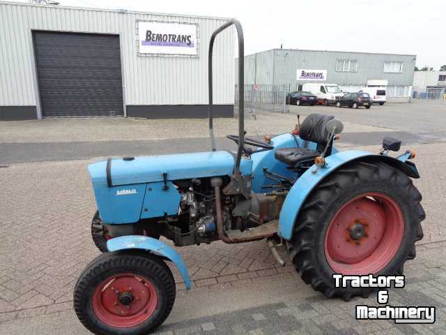 Tracteurs Eicher 3055 plantage