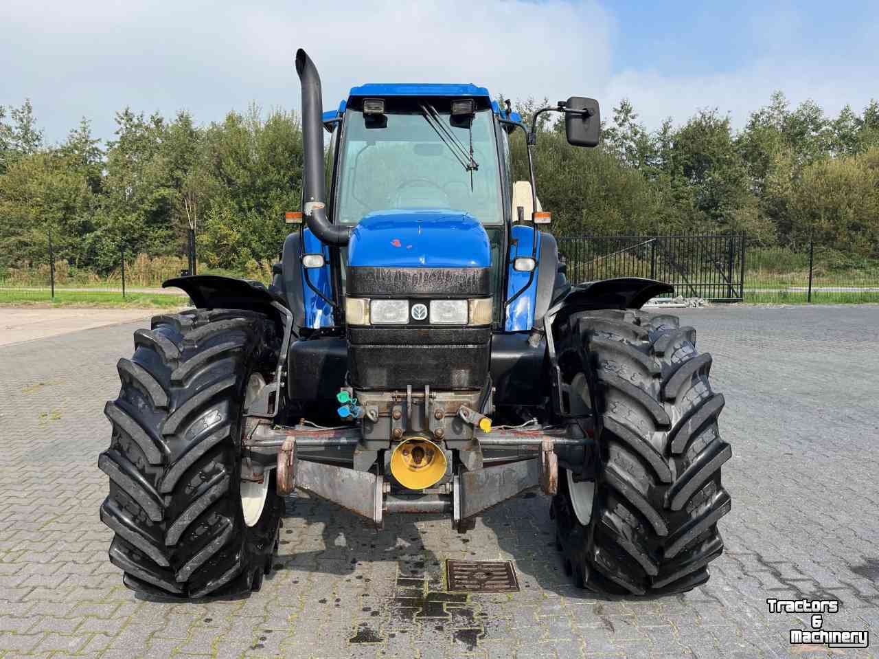 Tracteurs New Holland M135 Range Command, Creeper