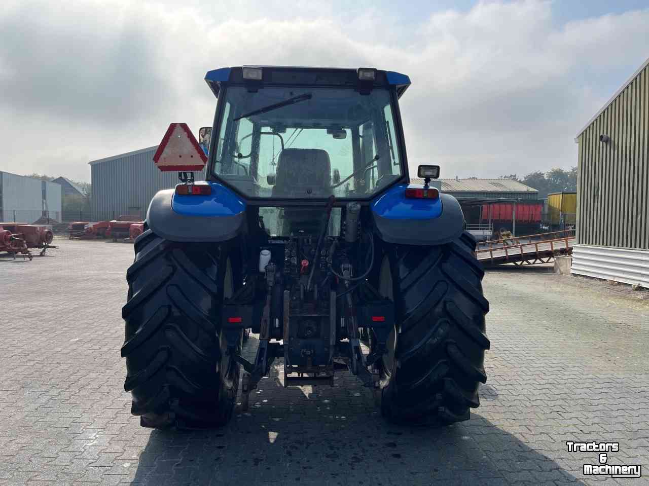 Tracteurs New Holland M135 Range Command, Creeper