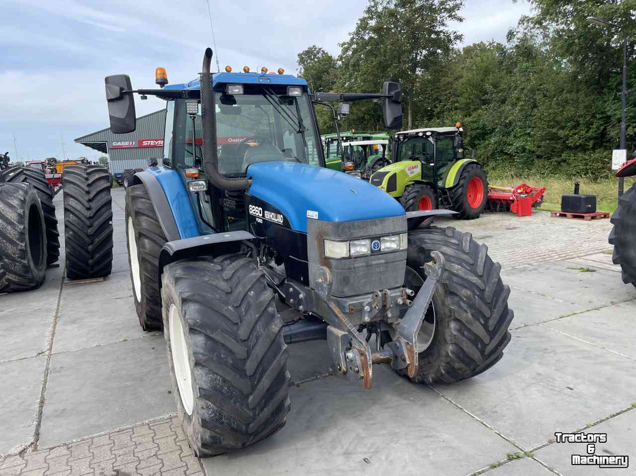 Tracteurs New Holland 8260 range command