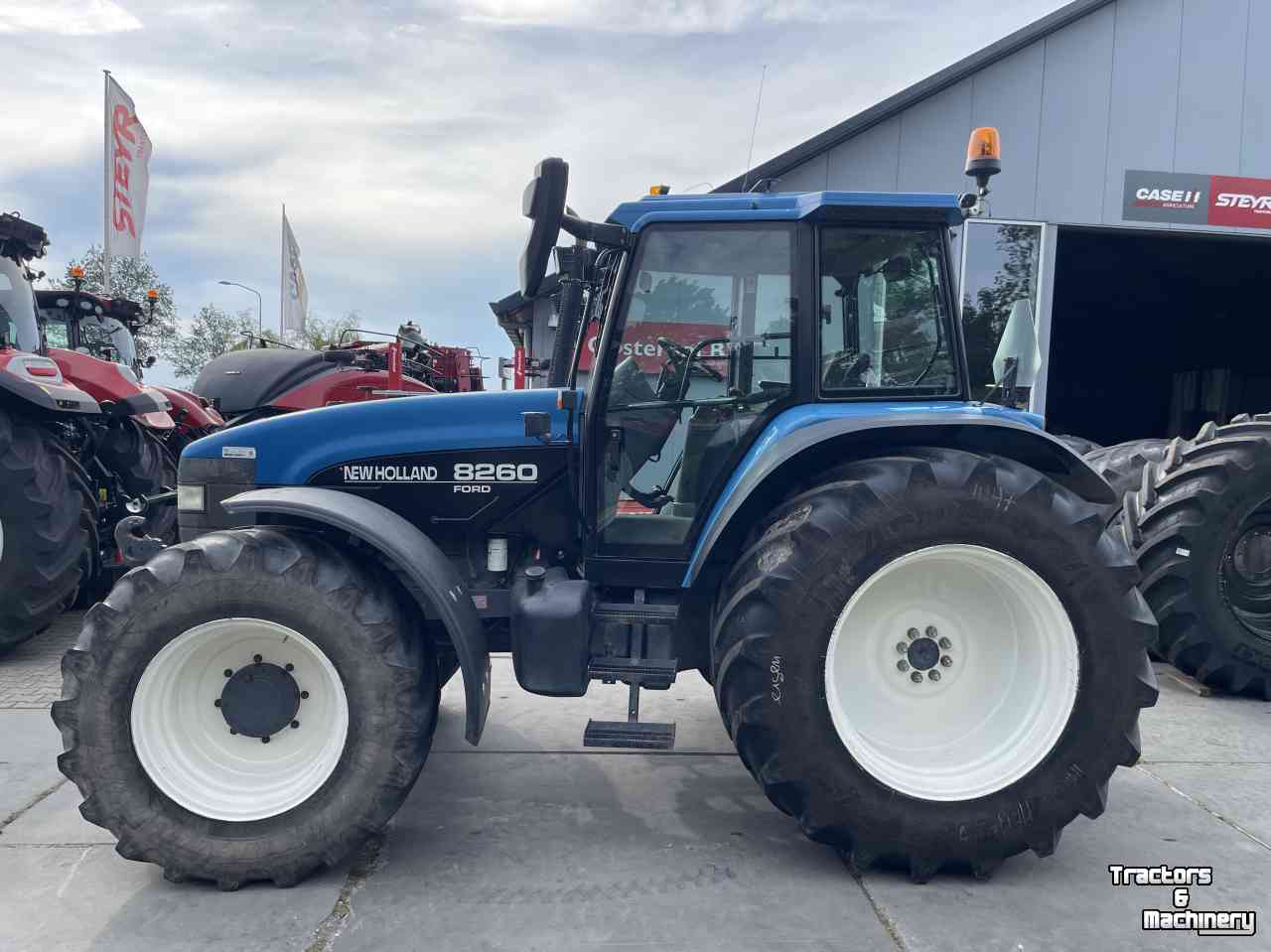 Tracteurs New Holland 8260 range command