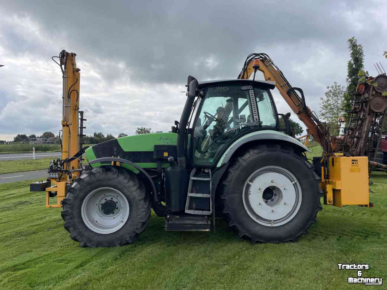 Tracteurs Deutz Agrotron ttv 610 met herder cavalier mbk 418 en herder front giek