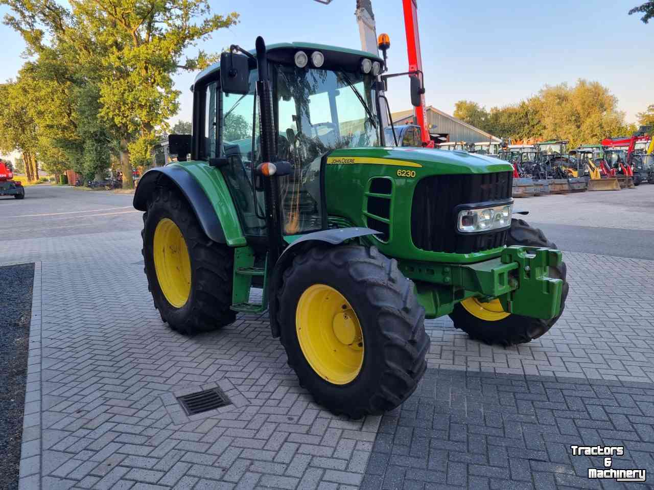 Tracteurs John Deere 6230