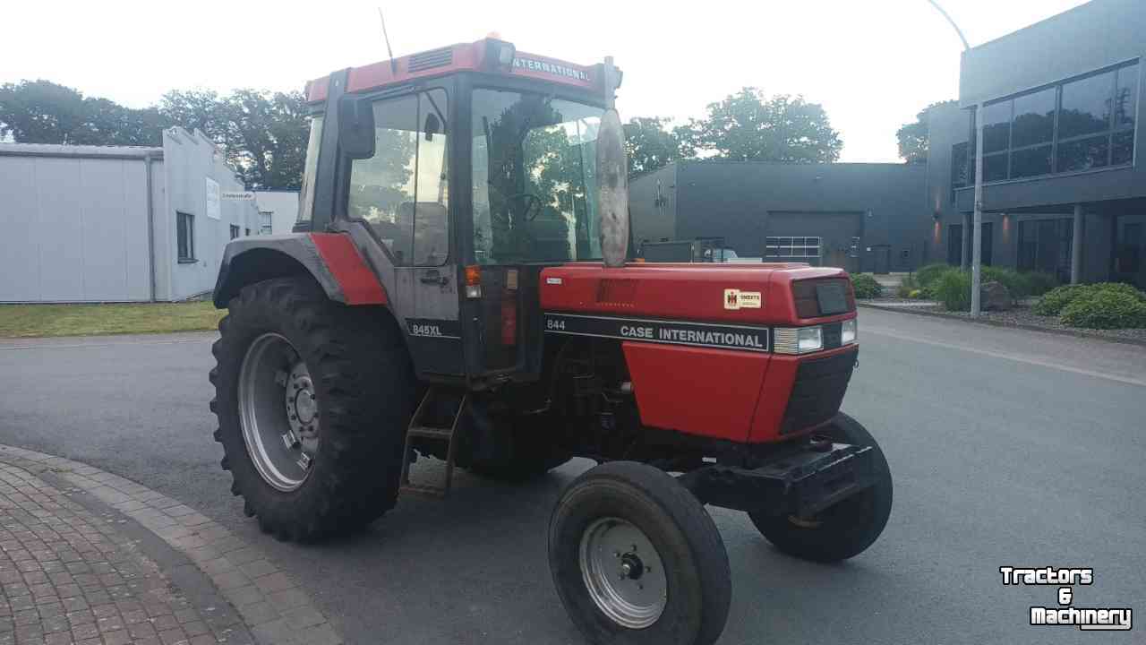 Tracteurs Case-IH 845 XL 2wd