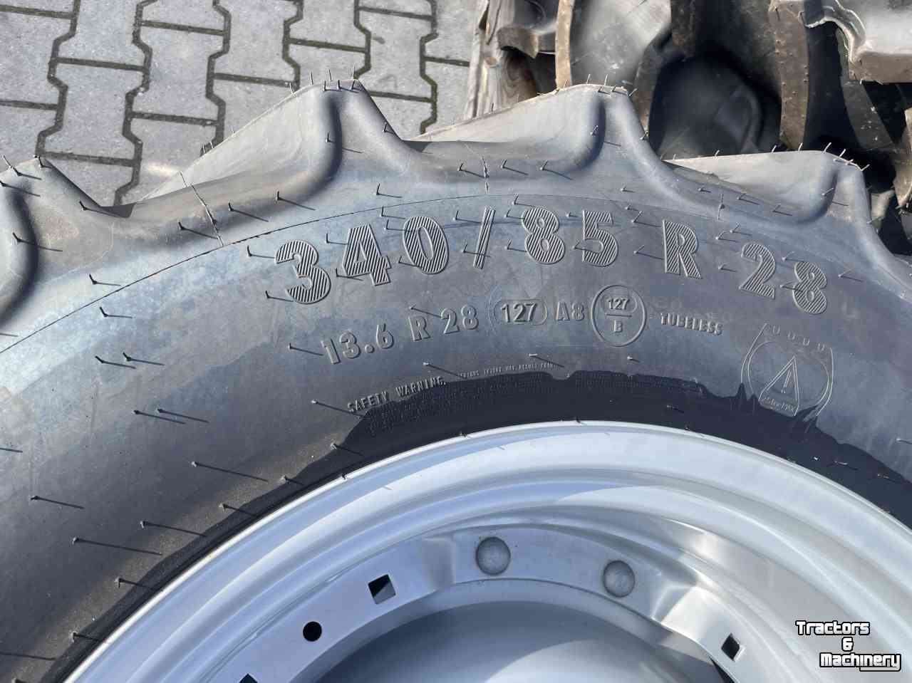 Roues, Pneus, Jantes, Barillets Jumelage Mitas 340/85R28 en 340/85R 38 op verstelbare velgen