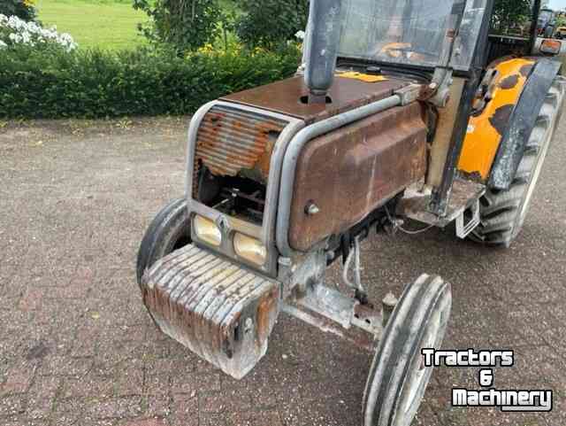 Tracteurs Renault 70.12