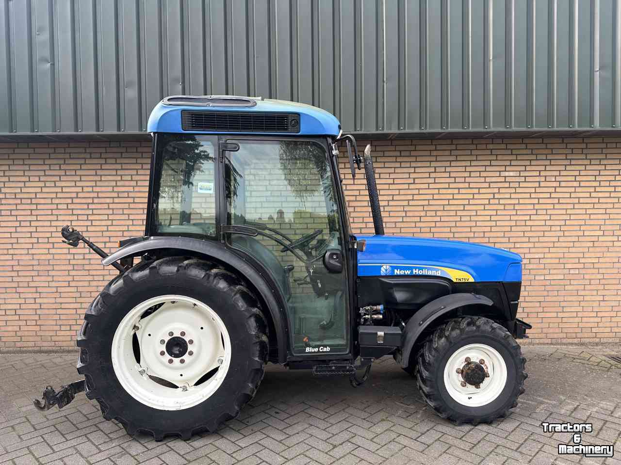 Tracteur pour vignes et vergers New Holland TN75V