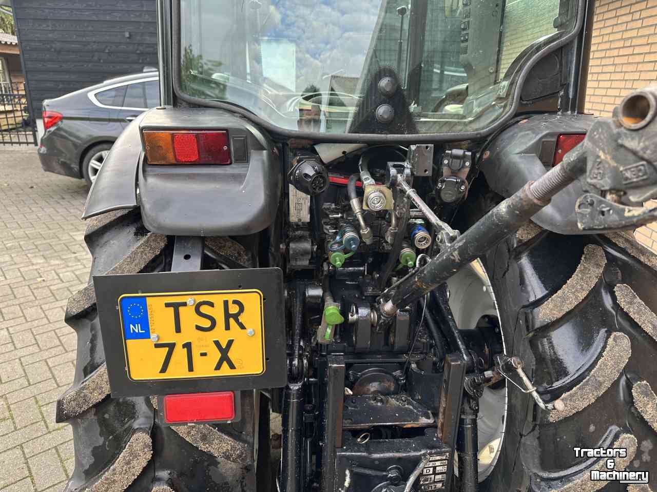 Tracteur pour vignes et vergers New Holland TN75V