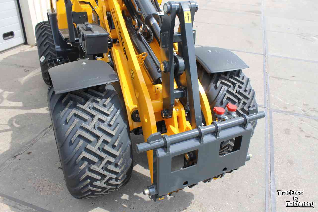 Chargeuse sur pneus Schäffer 2445S minishovel shovel wiellader gele bouwmachinelijn