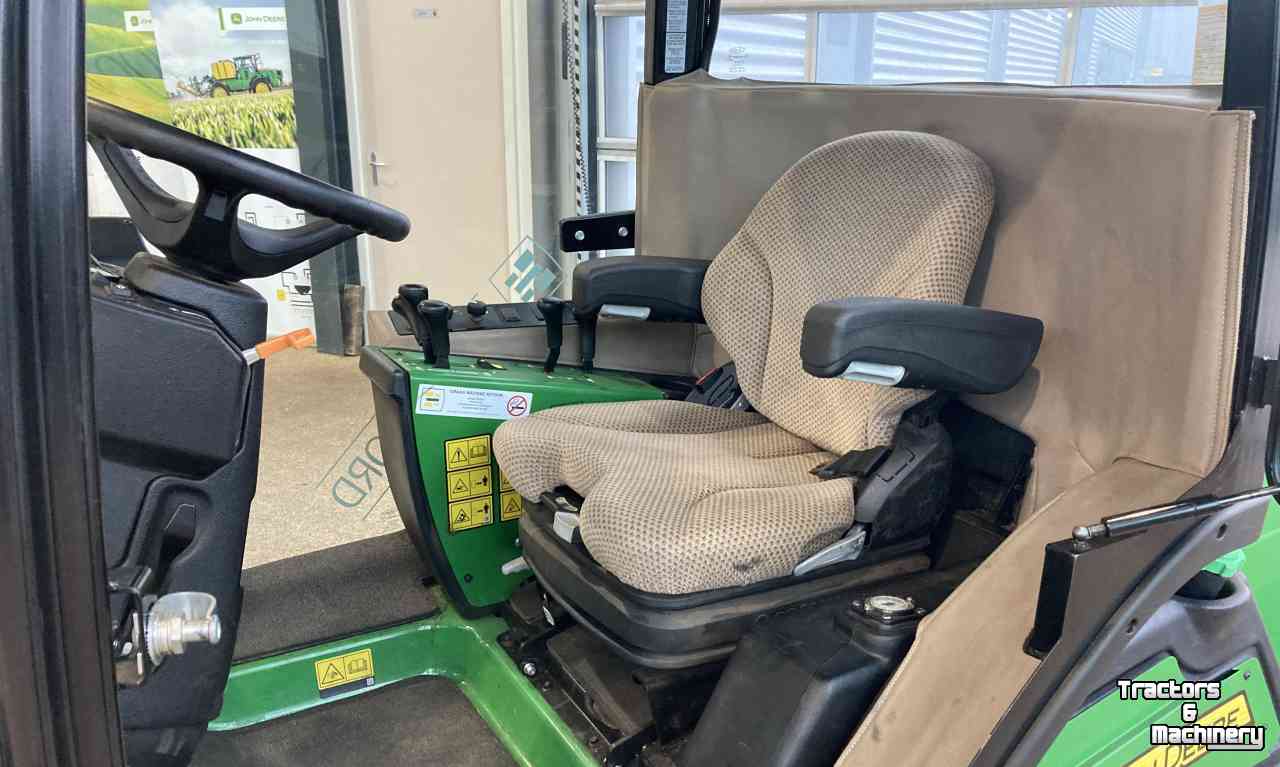 Faucheuse automotrice John Deere 1585 Professionele Zitmaaier