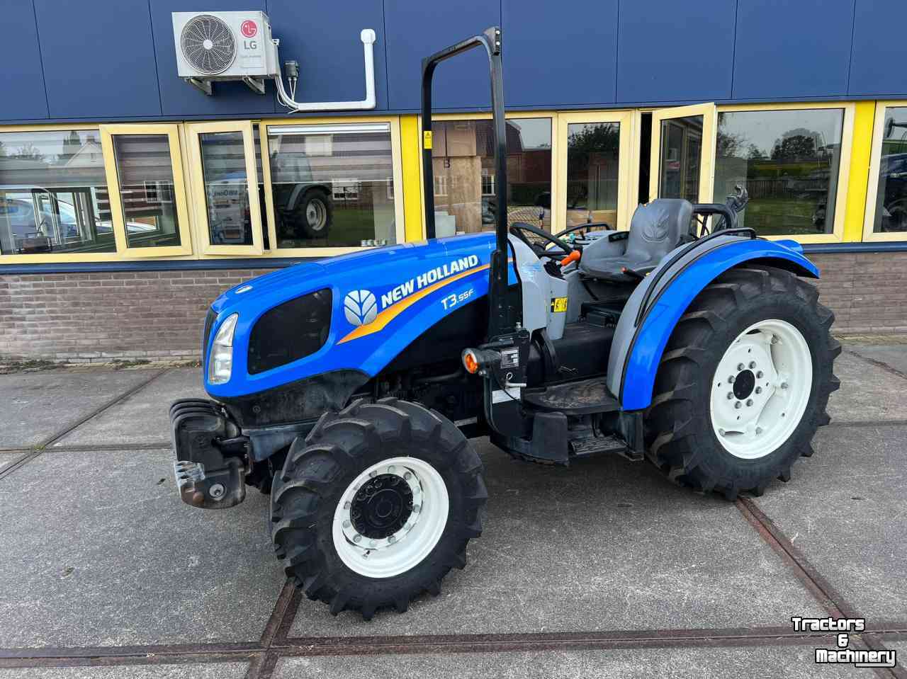 Tracteurs New Holland T3.55F tractor trekker tracteur