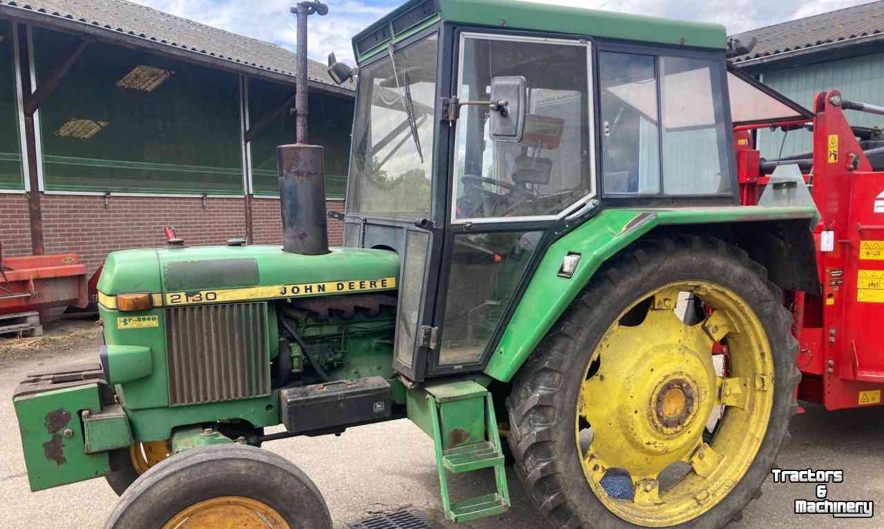 Tracteurs John Deere 2130 2WD Tractor