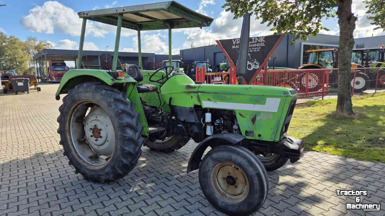 Tracteurs Deutz-Fahr D6007 met kruip