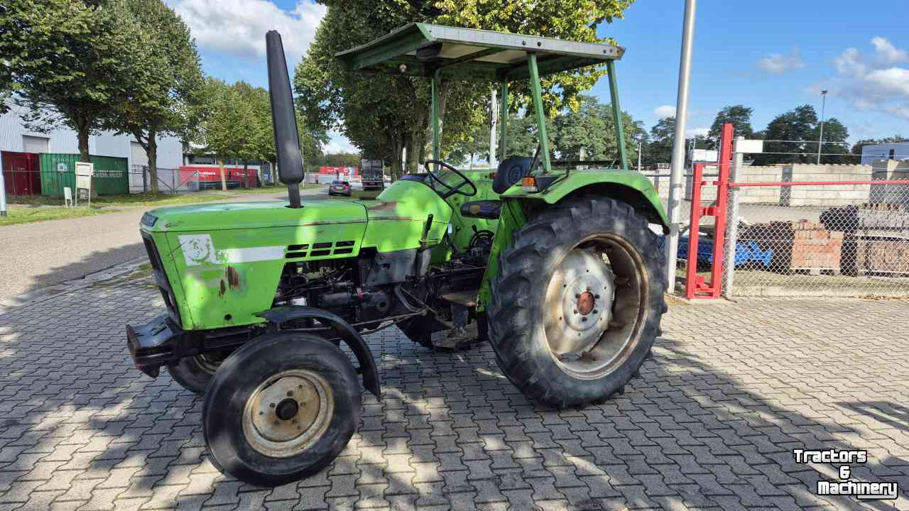 Tracteurs Deutz-Fahr D6007 met kruip