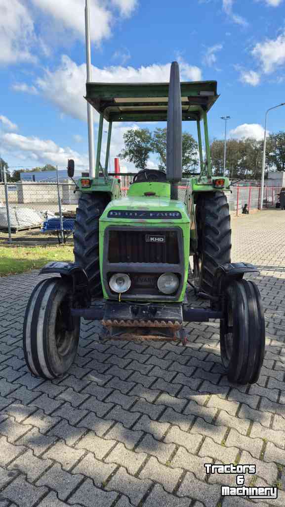 Tracteurs Deutz-Fahr D6007 met kruip