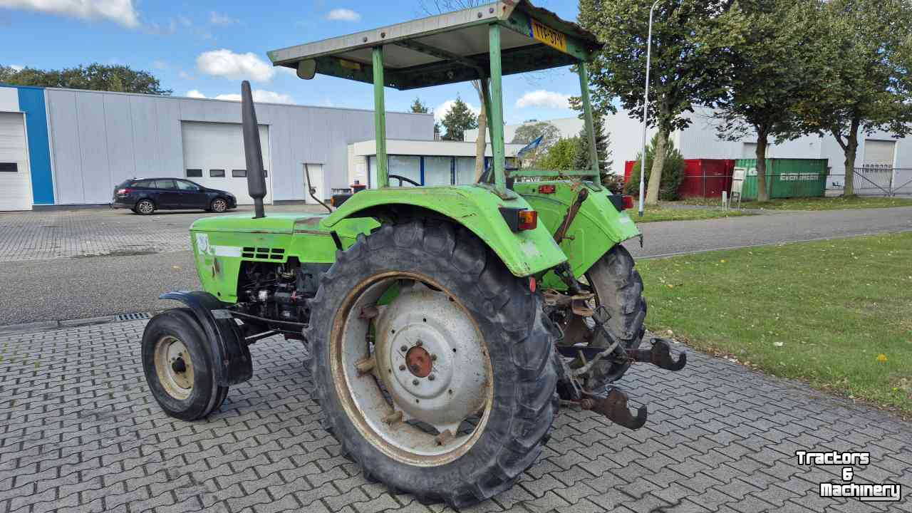 Tracteurs Deutz-Fahr D6007 met kruip