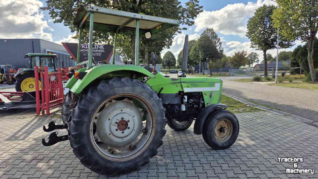 Tracteurs Deutz-Fahr D6007 met kruip