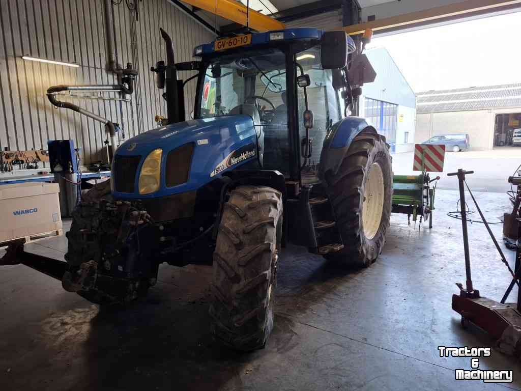 Tracteurs New Holland TS100A Dual Command met kruip, in klantoverdracht