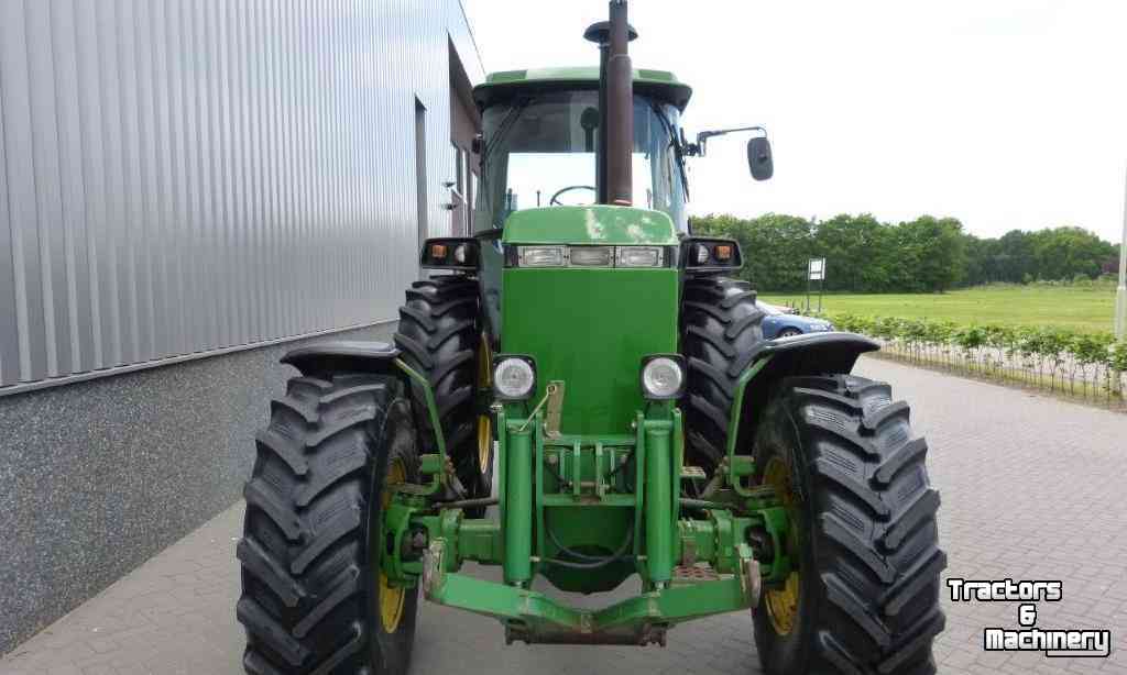 Tracteurs John Deere 4055 4WD Tractor