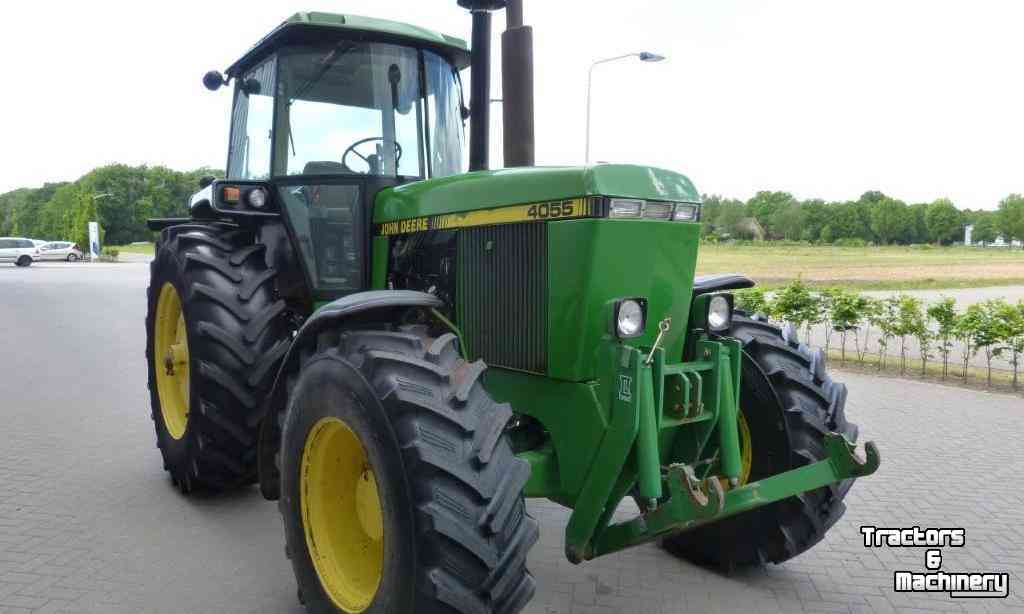 Tracteurs John Deere 4055 4WD Tractor