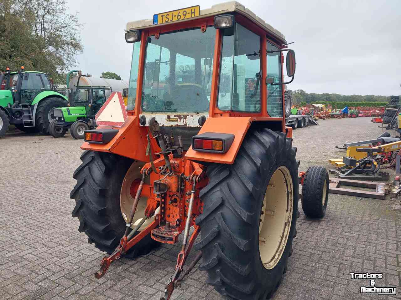 Tracteurs Renault 681