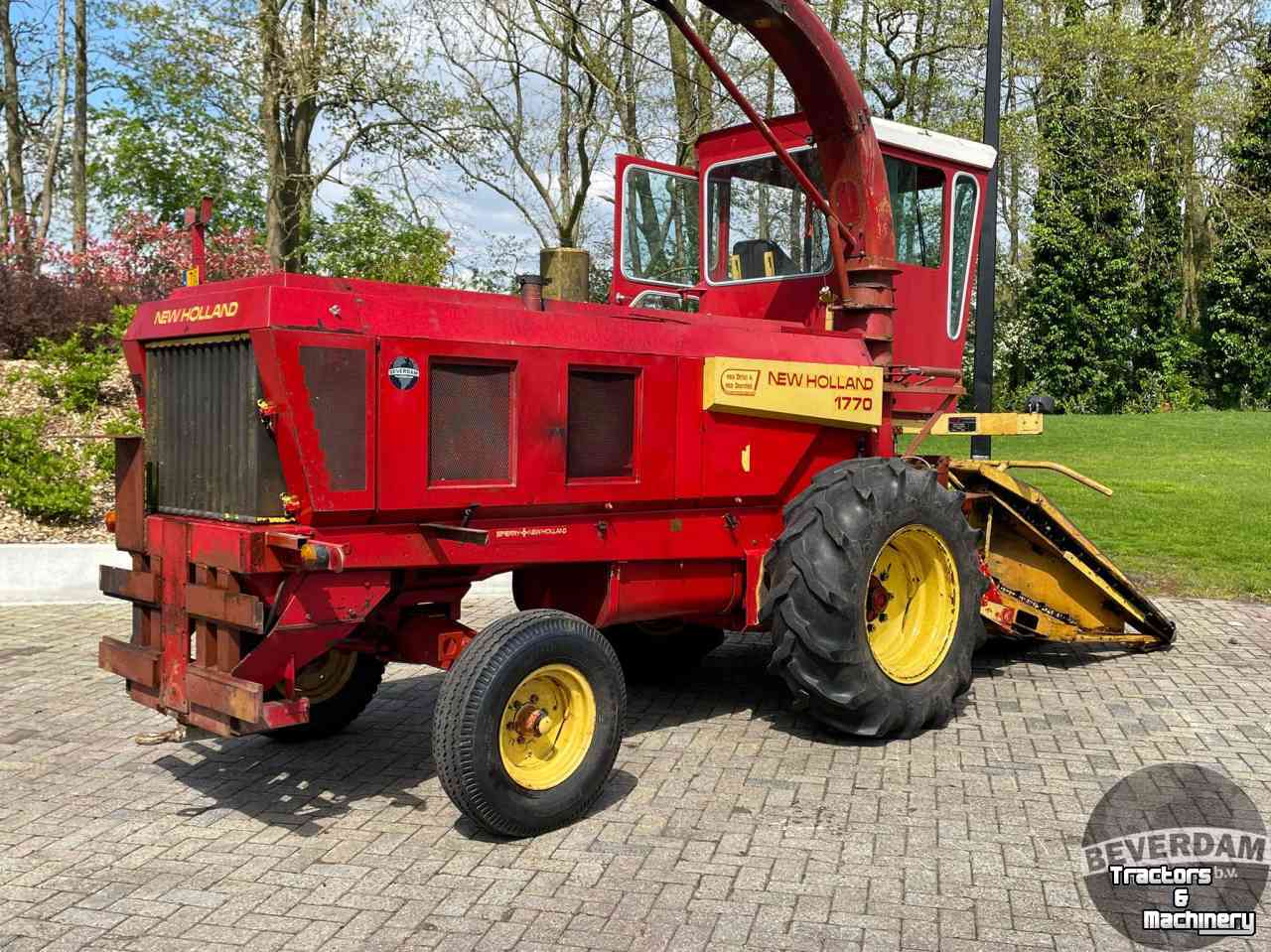 Ensileuse automotrice New Holland 1770