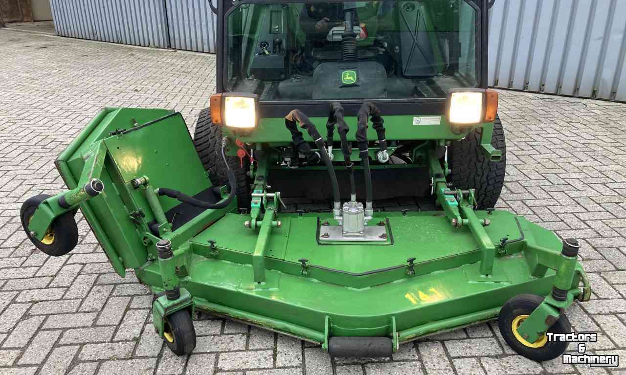 Faucheuse automotrice John Deere 1505 Professionele Zitmaaier