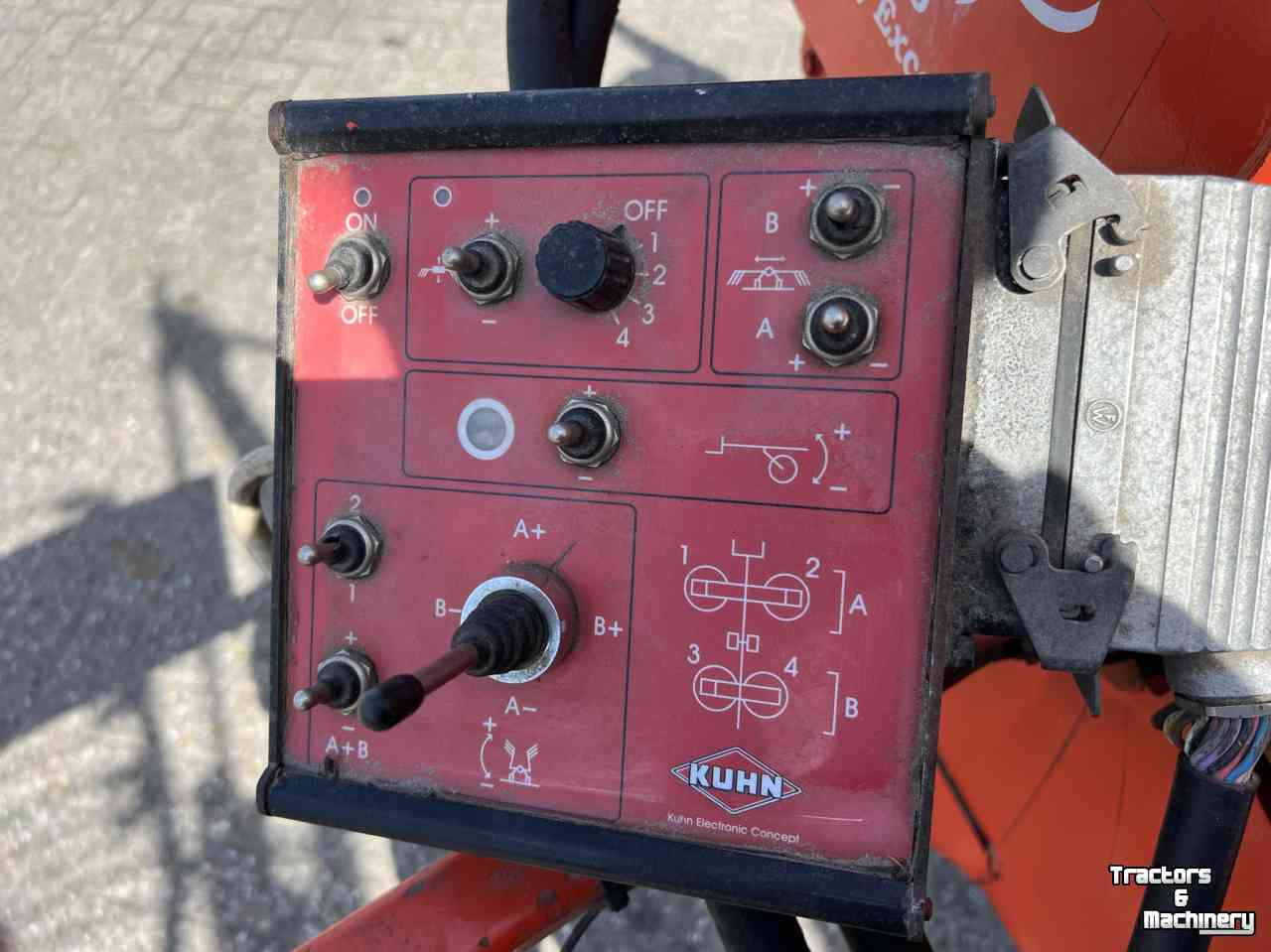 Andaineur Kuhn GA15021 4 rotor hark