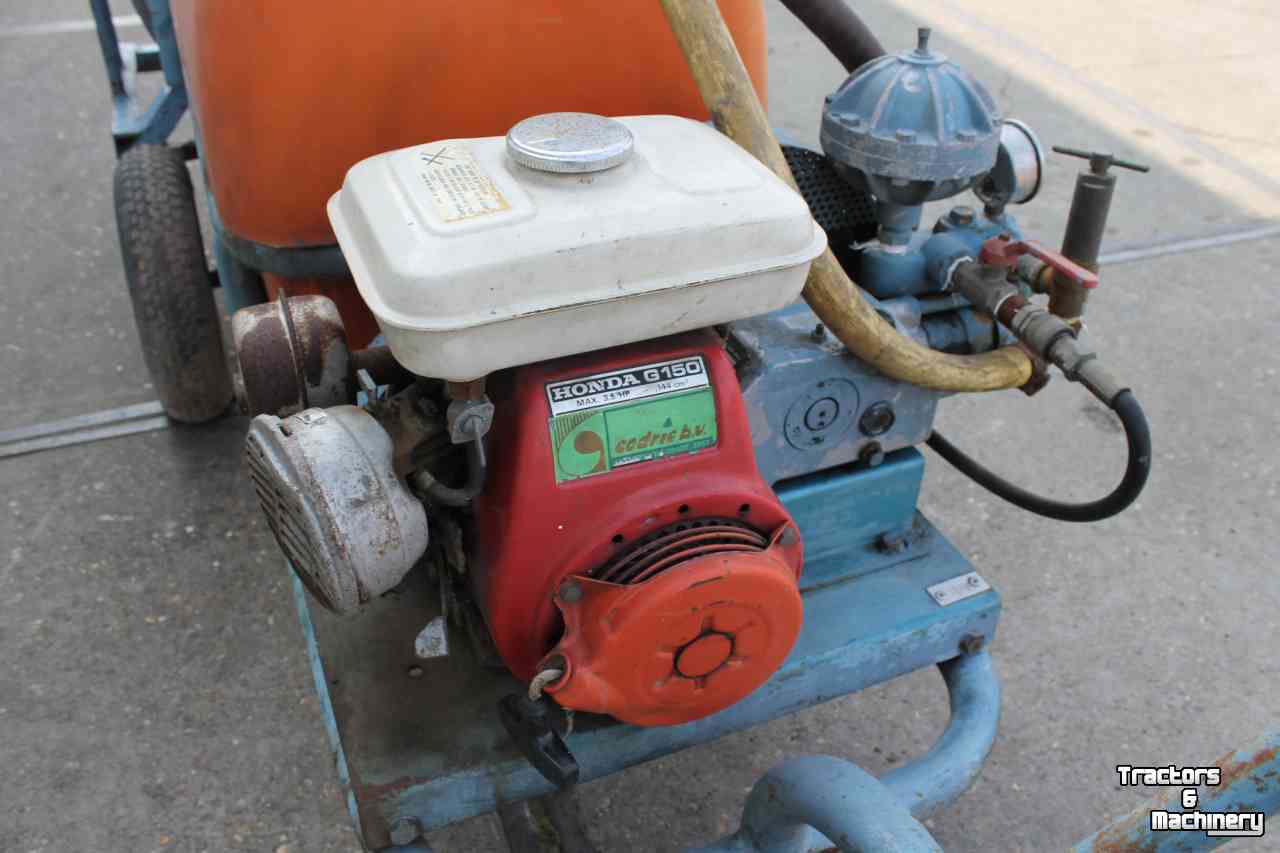 Pulvérisateur pour horticulture Empas Motorvatspuit met Honda G150 benzinemotor gifspuit spuitmachine met slanghaspel