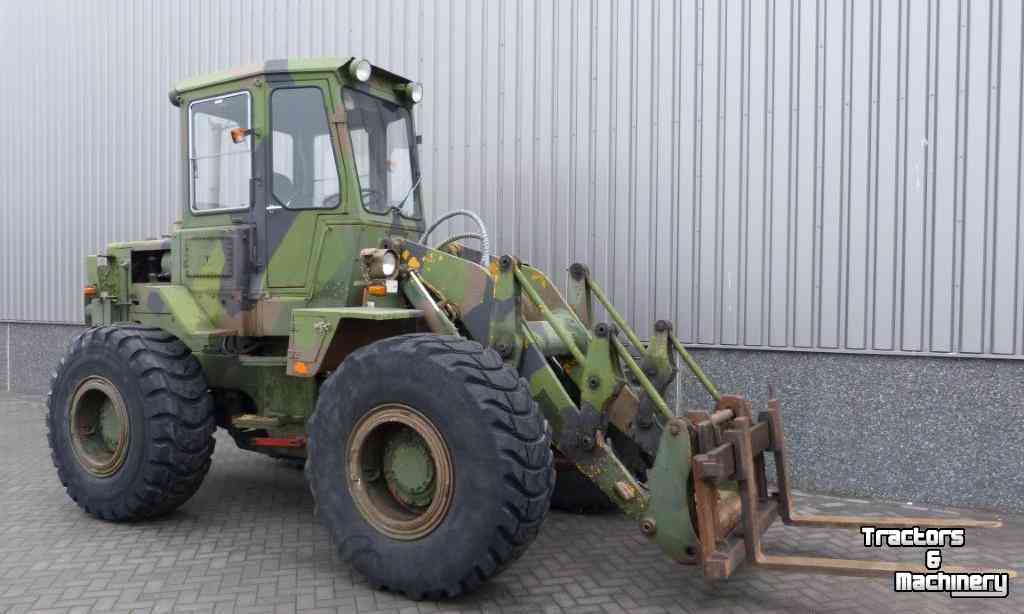 Chargeuse sur pneus Caterpillar 930 Wheel Loader Ex Army