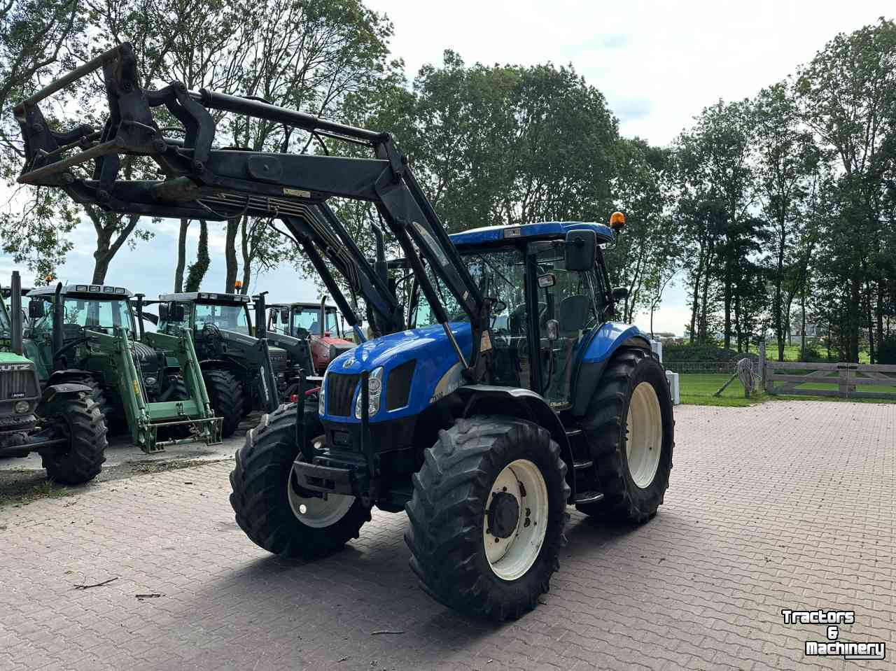 Tracteurs New Holland TS100A met voorlader