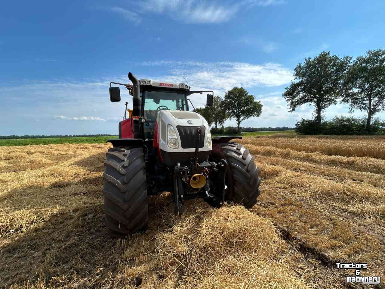 Tracteurs New Holland TVT 145 (Steyr kleuren)