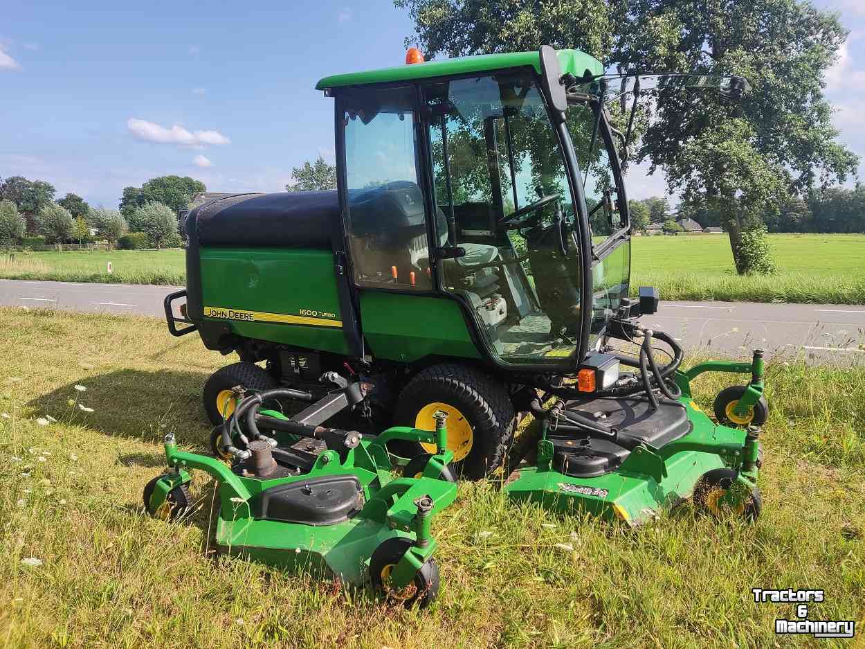 Faucheuse automotrice John Deere 1600 Turbo