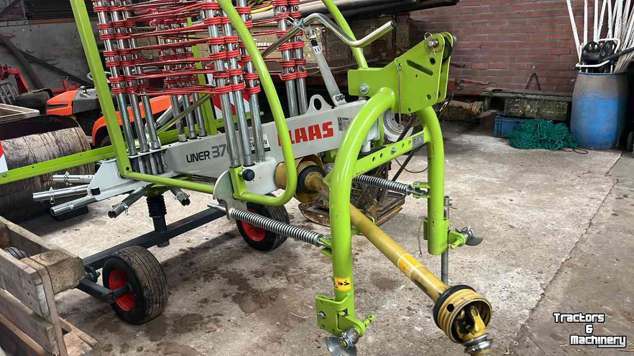 Andaineur Claas Liner 370