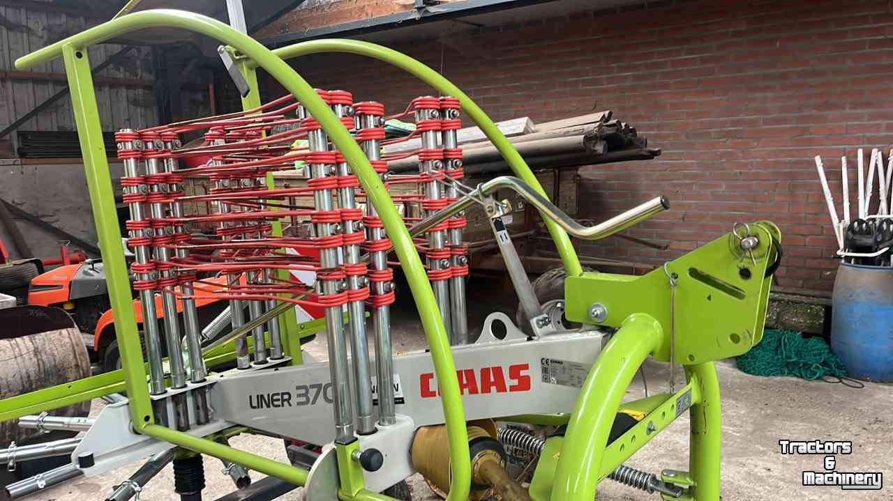 Andaineur Claas Liner 370