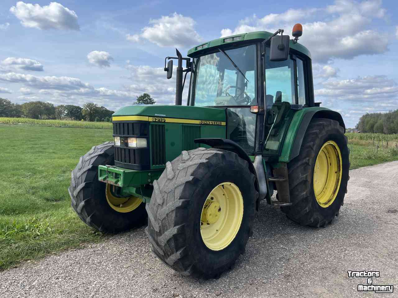 Tracteurs John Deere 6210