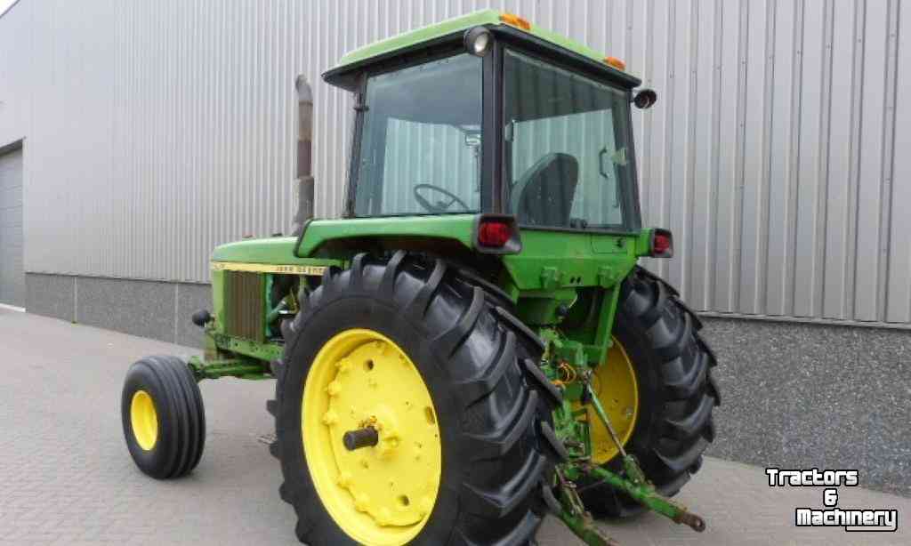 Tracteurs John Deere 4230 2wd Powershift Tractor