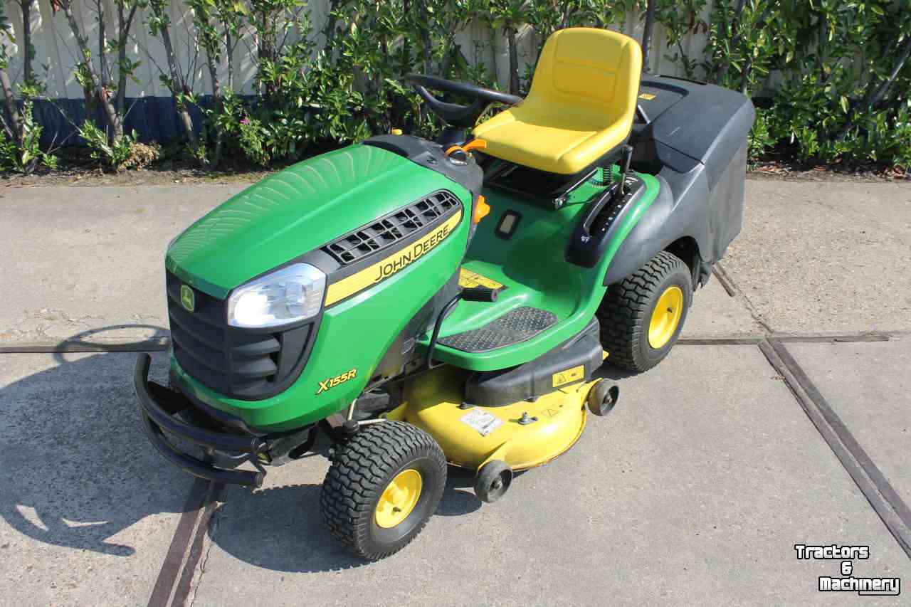 Faucheuse automotrice John Deere X155R zitmaaier maaitrekker gazonmaaier hydrostaat grasmaaier