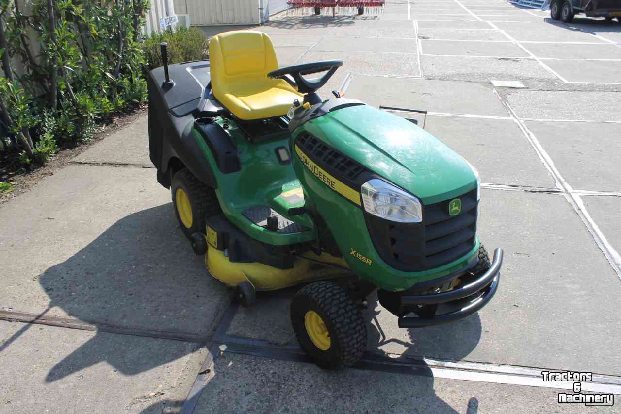 Faucheuse automotrice John Deere X155R zitmaaier maaitrekker gazonmaaier hydrostaat grasmaaier