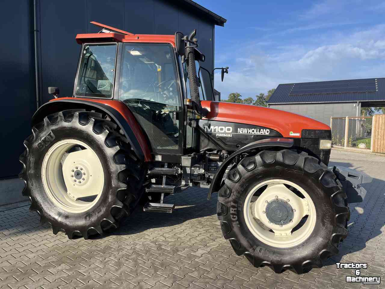 Tracteurs New Holland M100