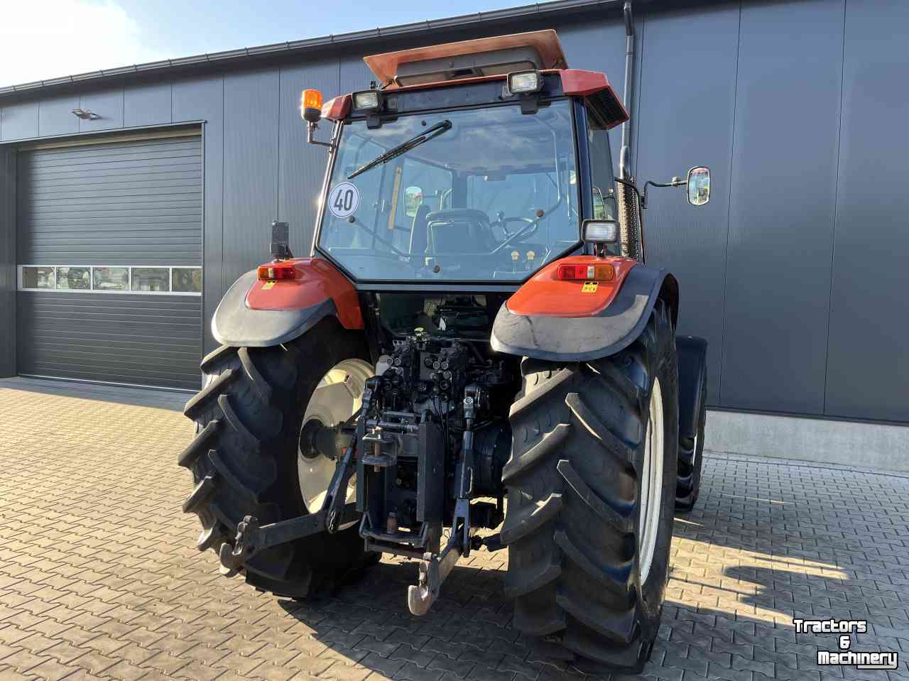 Tracteurs New Holland M100