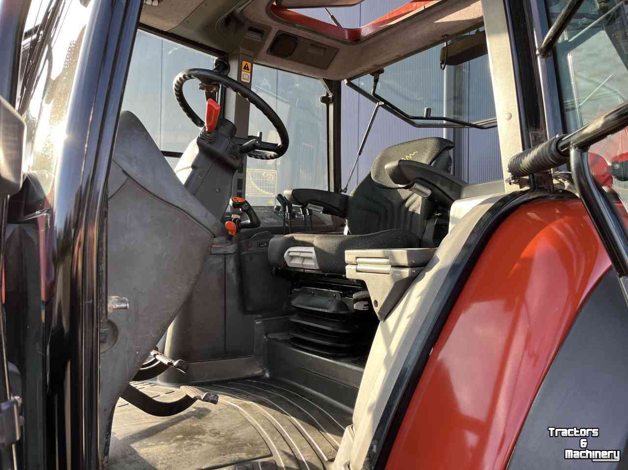 Tracteurs New Holland M100