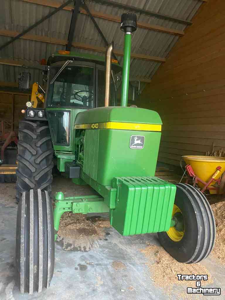 Tracteurs John Deere 4040