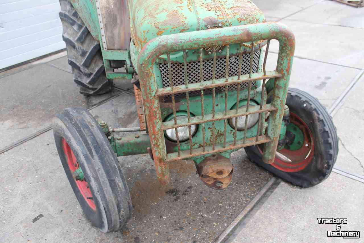 Tracteurs anciens Deutz D4005 trekker met cabine tractor defecte versnellingsbak opknapper