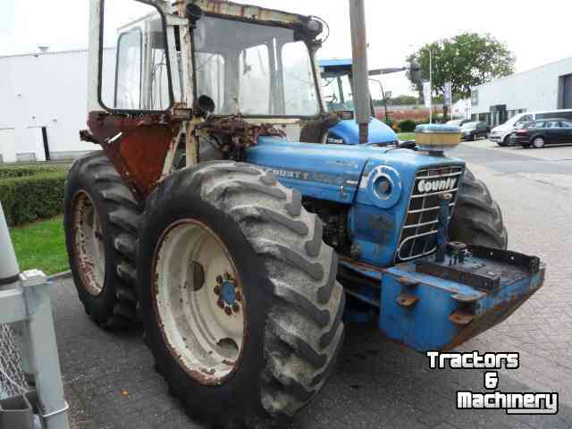 Tracteurs Ford county 944