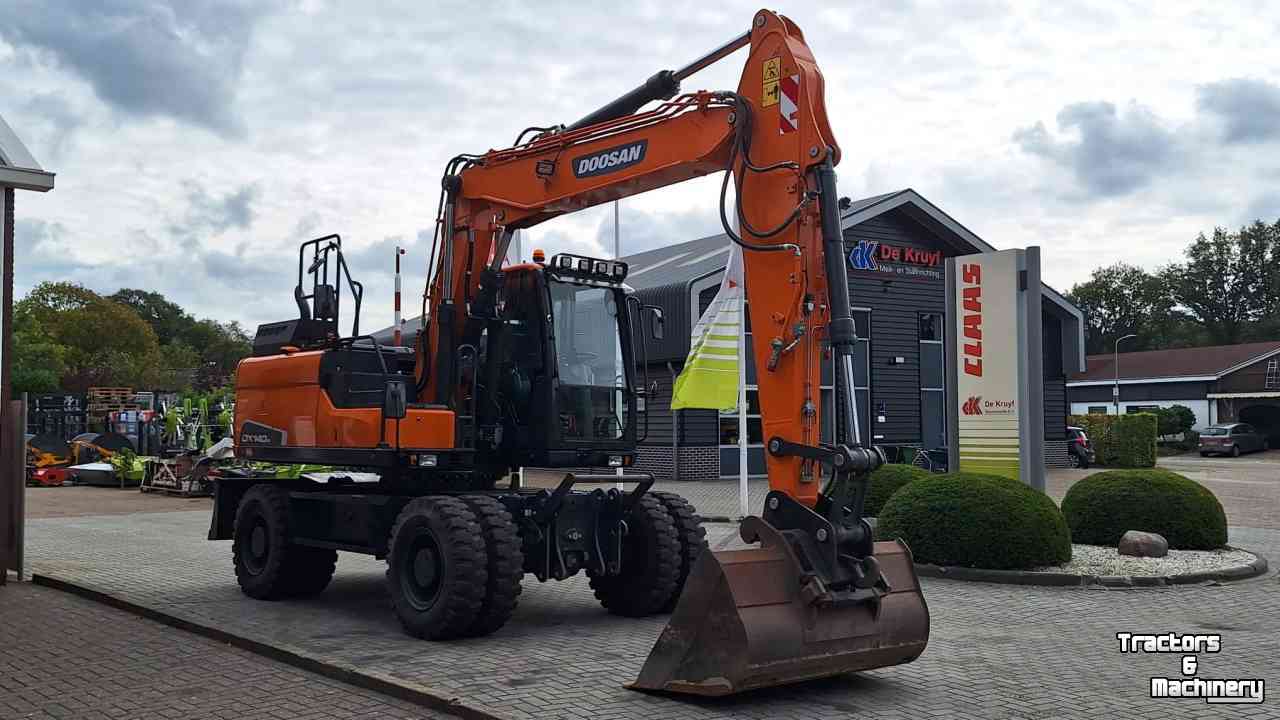 Pelles sur pneus Doosan DX140W-5